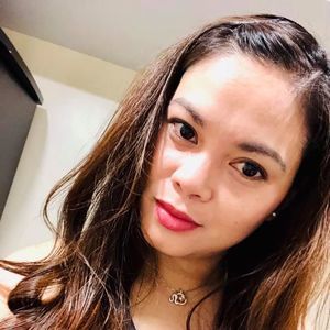 Meet your Posher, Larissa